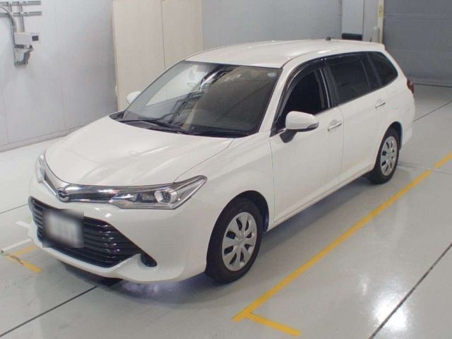 30175 Toyota Corolla fielder ZRE162G 2017 г. (CAA Chubu)